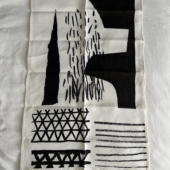 Pair of Laura Slater Textiles UK tea towels - Picture 3 of 3